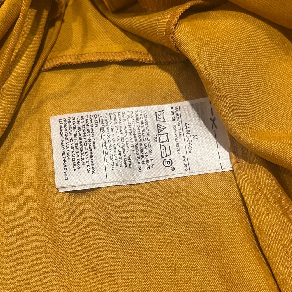 Banana Republic Yellow Sleeveless Wrap Top - Picture 12 of 16